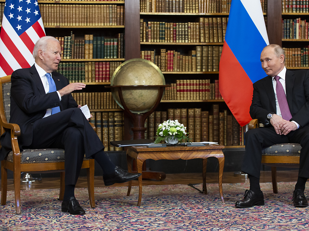 Ukraine : Biden et Poutine acceptent un sommet proposé par Macron
